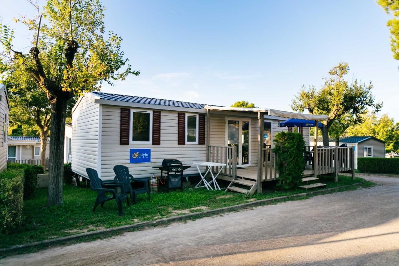 Castell Montgri - Mobile Homes By Lifestyle Holidays L'Estartit Bagian luar foto