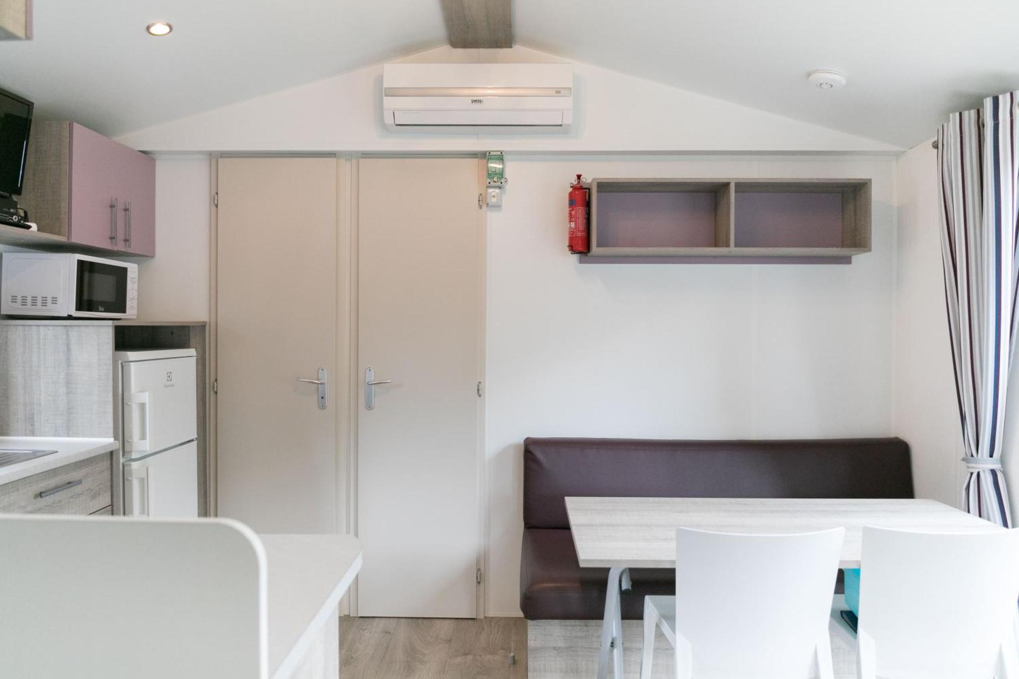 Castell Montgri - Mobile Homes By Lifestyle Holidays L'Estartit Ruang foto