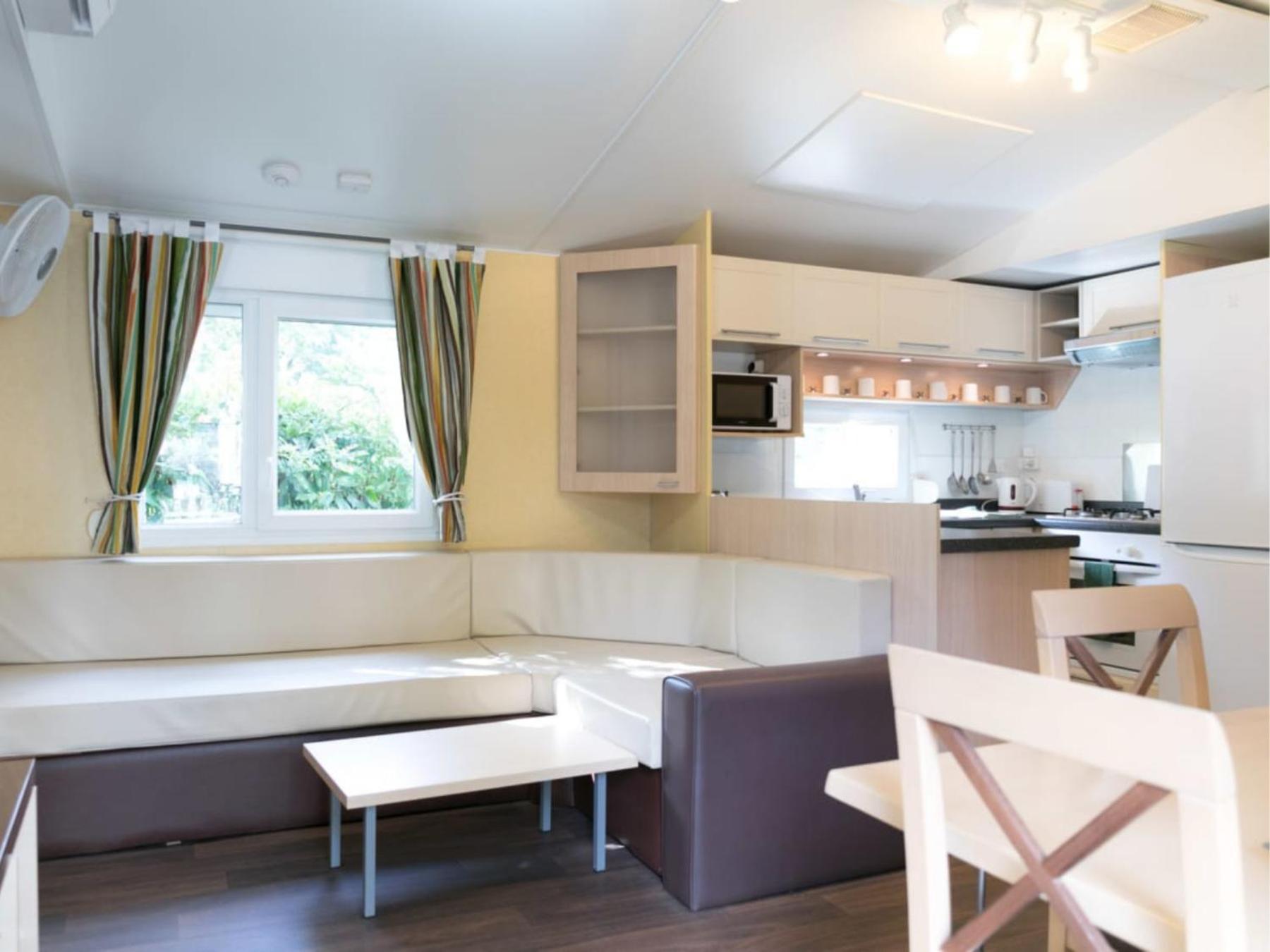 Castell Montgri - Mobile Homes By Lifestyle Holidays L'Estartit Ruang foto